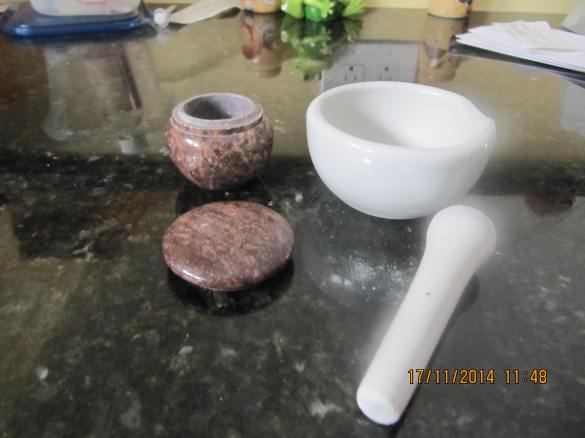 pestle and moter, 2 sizes
